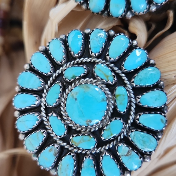 Stunning Vintage Native American Navajo Turquoise Flower Cluster Earrings 🩵🎁 - Picture 3 of 15